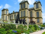 Il sito del Victoria and Albert Museum potrebbe avere un link a Hardwick Hall