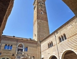 Il Palazzo della Ragione con la torre dei Lamberti. Copy Lorenzo Ceretta